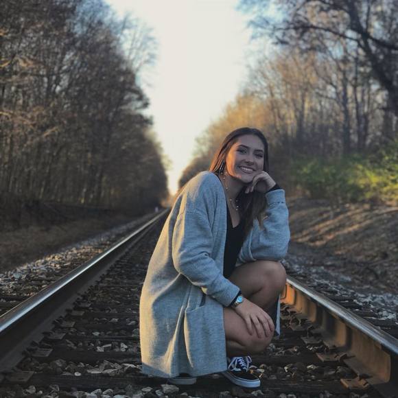 Meet your Posher, Hannah - Picture 1 of 1